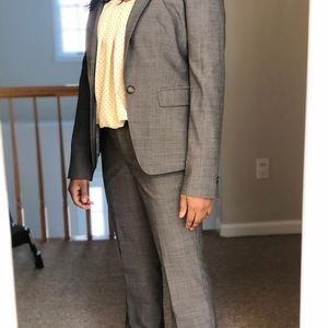 2 Piece Banana Republic grey suit- Size 0